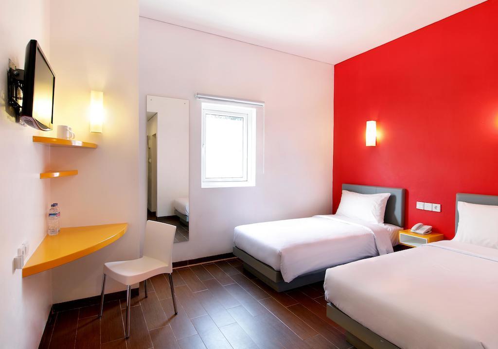 Amaris Hotel Gorontalo Zimmer foto